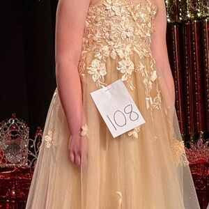 Elegant Floral Kids Dress in Cream